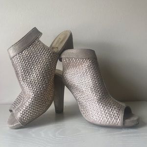 Jennifer Lopez Women’s Caged Dress Heels
